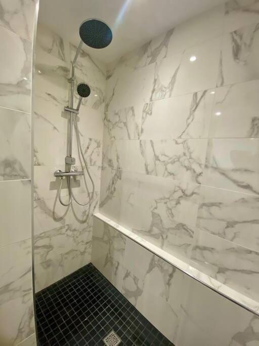 "Royal" Magnifique Appartement Avec Vue Sur Le Cadre Royal 塞特港 外观 照片
